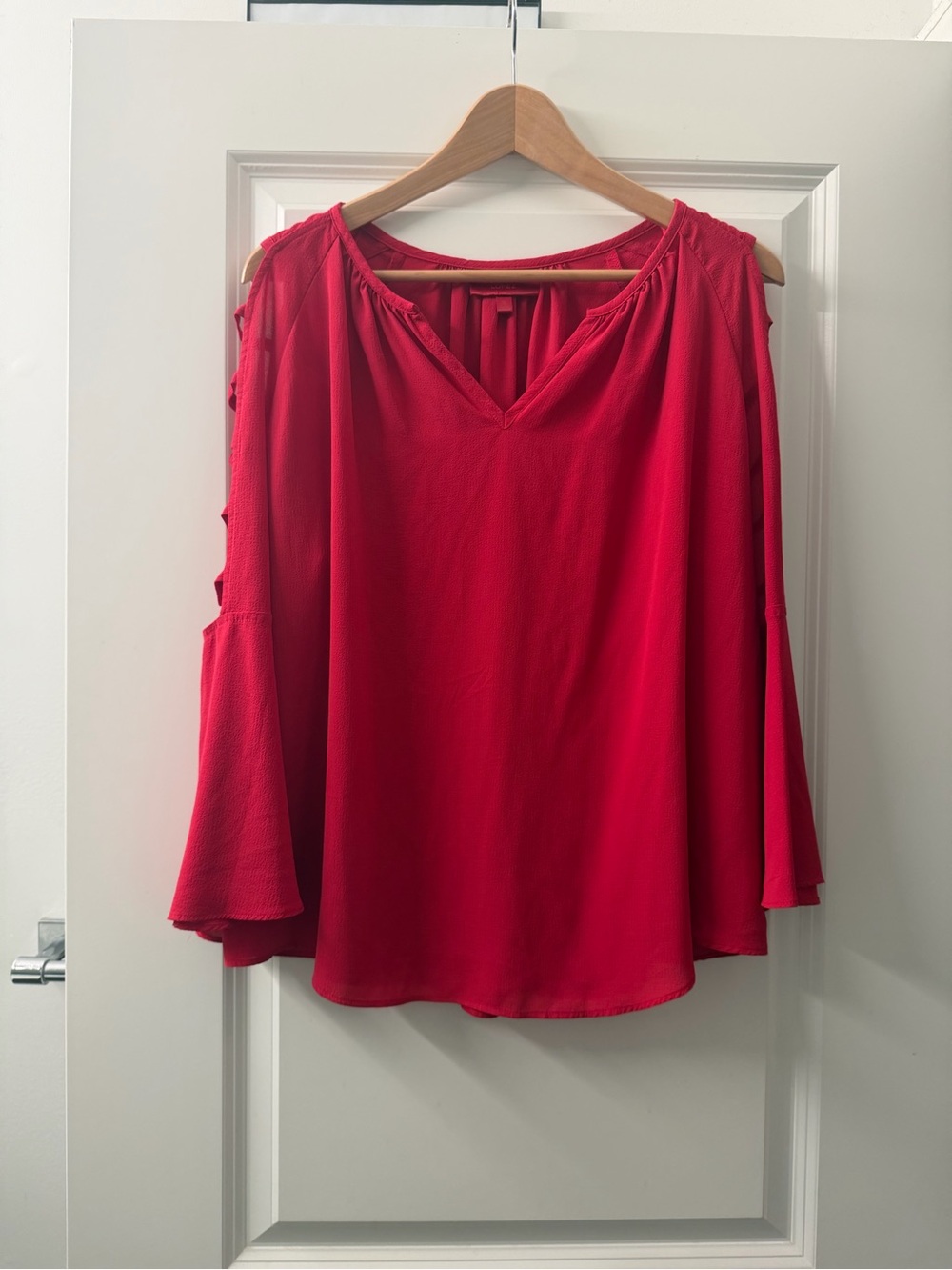 Jennifer Lopez Bright Fuchsia Cold-Shoulder V-Neck Long Sleeve Top